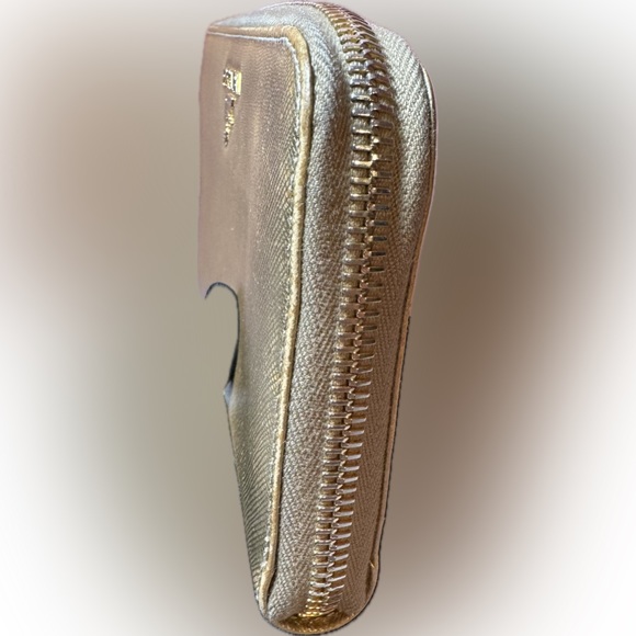 REDUCED Prada Gold Saffiano Leather zip Around Continental - Picture 5 of 15